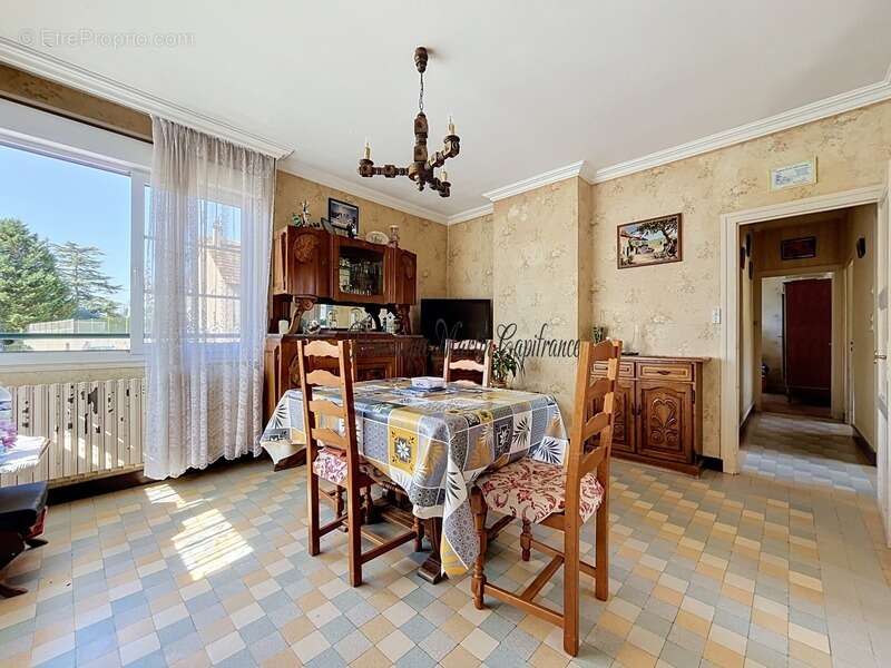 Maison à vendre 4 pièces LHOMME (72)-Maison de plain-pied à réinventer – Petit prix, emplacement idéal au cœur de Lhomme ! - photo 4