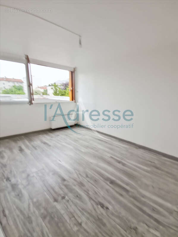 Appartement à NANTERRE