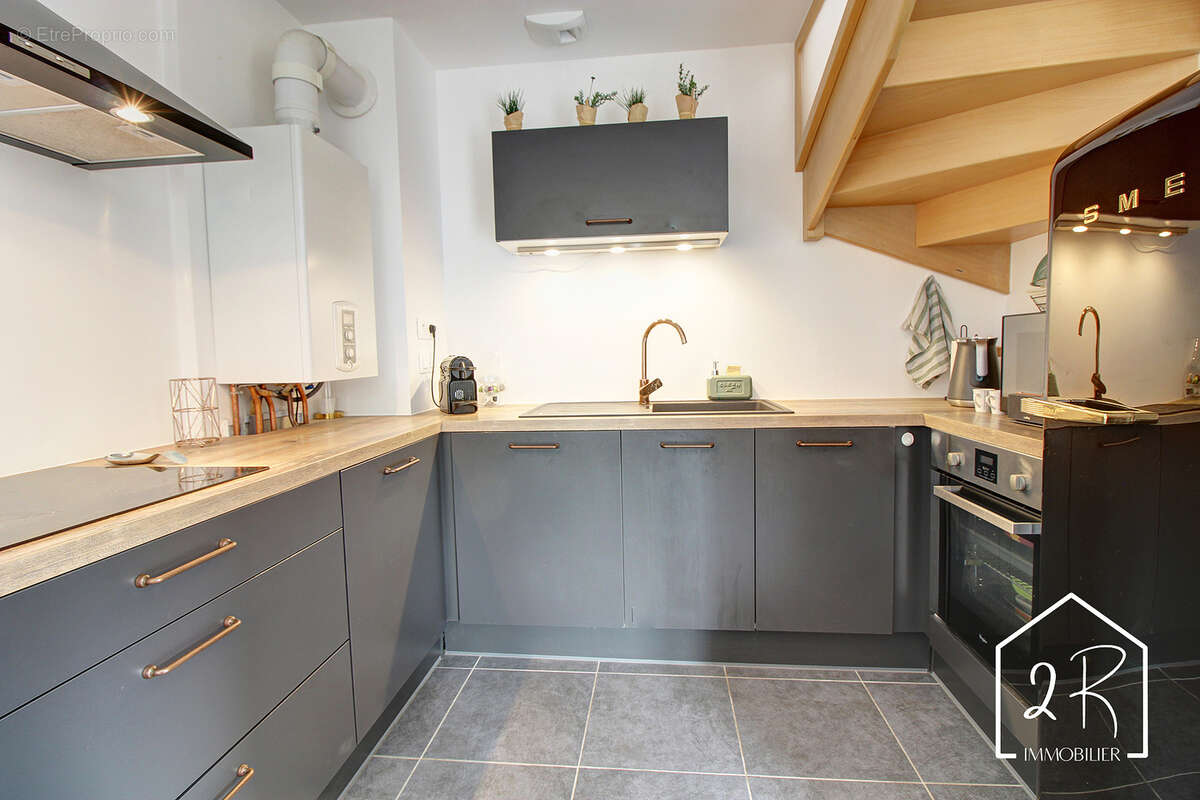 Maison à SEREZIN-DU-RHONE