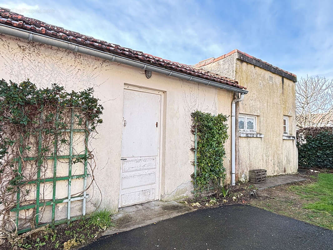 Maison à VAUX-SUR-MER
