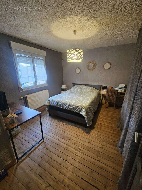 Maison à MONTESCOURT-LIZEROLLES