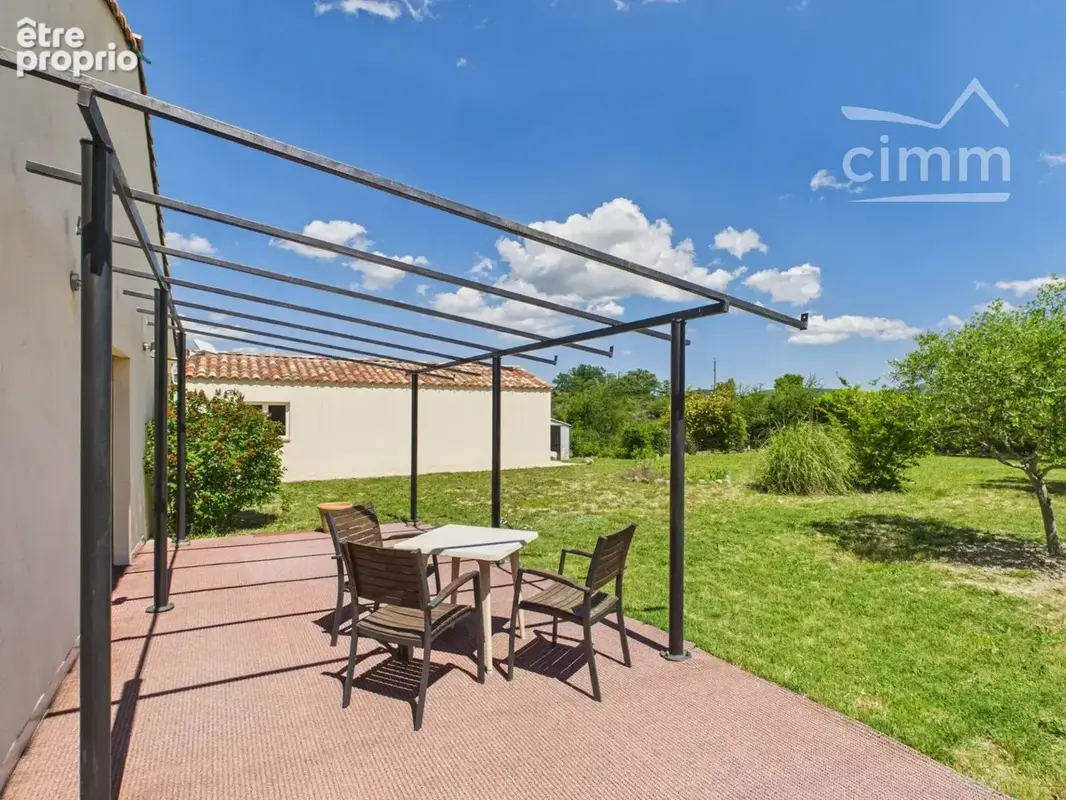 Sud Ardèche: double villa de standing avec garage sur terrain plat - photo 7