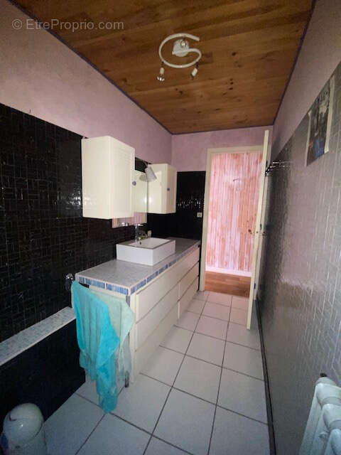 Maison d'habitation avec ancien local commercial - photo 17