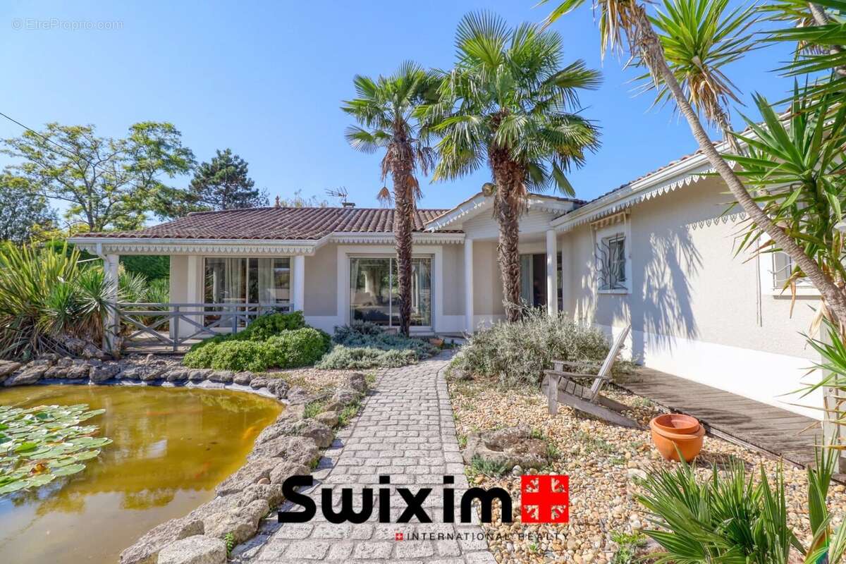 Maison à SAINT-ESTEPHE