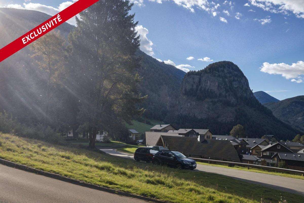 Terrain à ABONDANCE