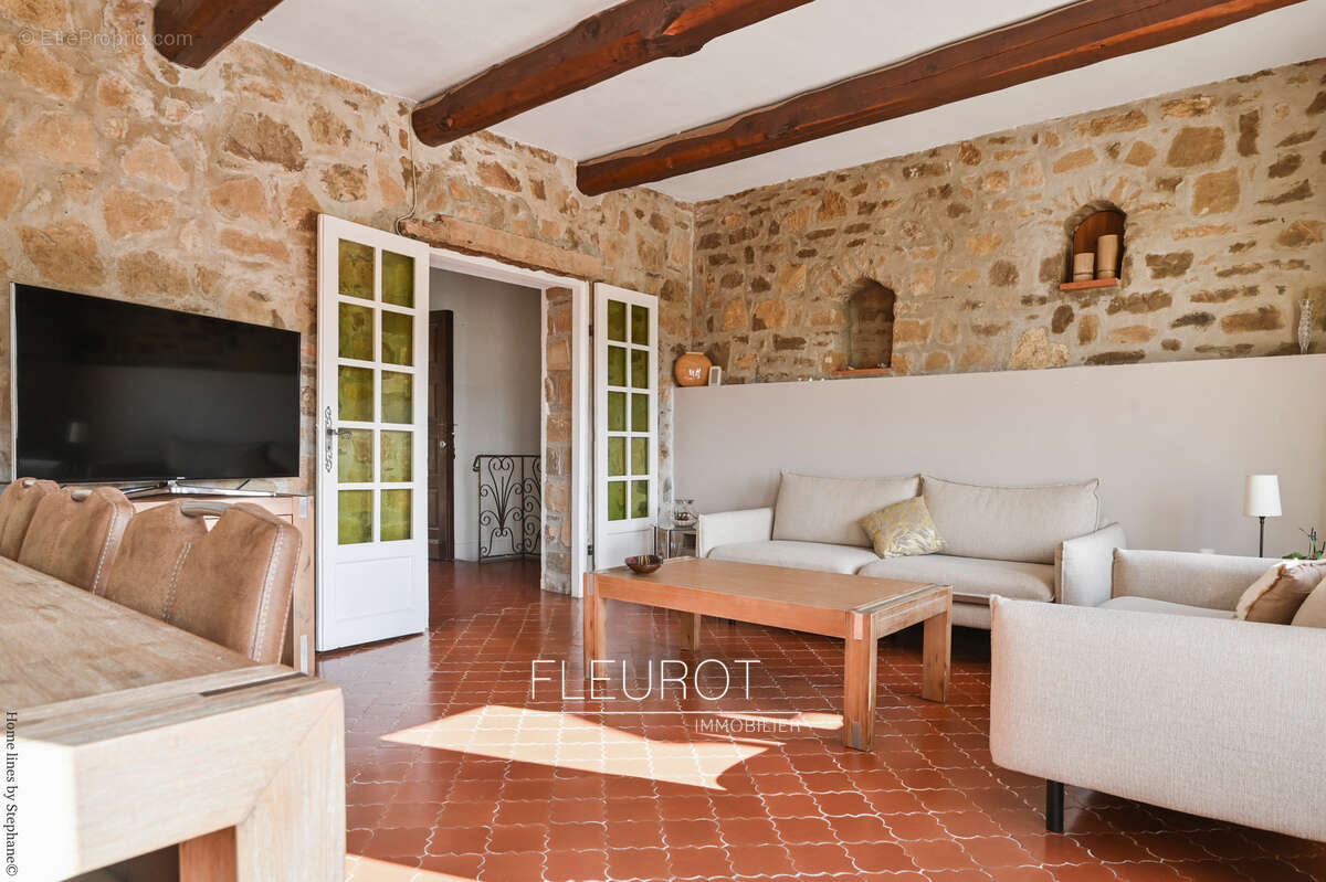 Maison à LE CASTELLET