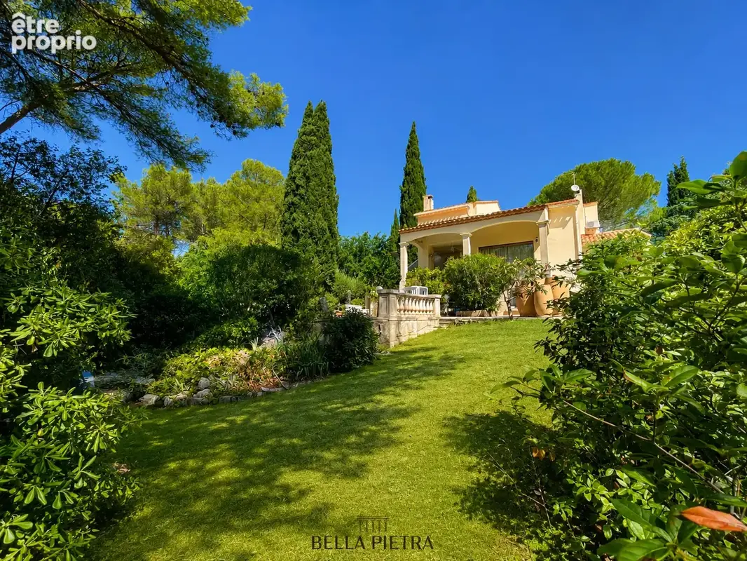 Photo Maison à Saint-Clement-De-Riviere au prix de 599 000€