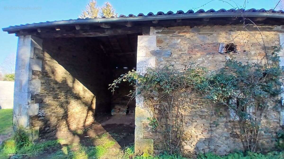 Maison à CHASSENEUIL-SUR-BONNIEURE