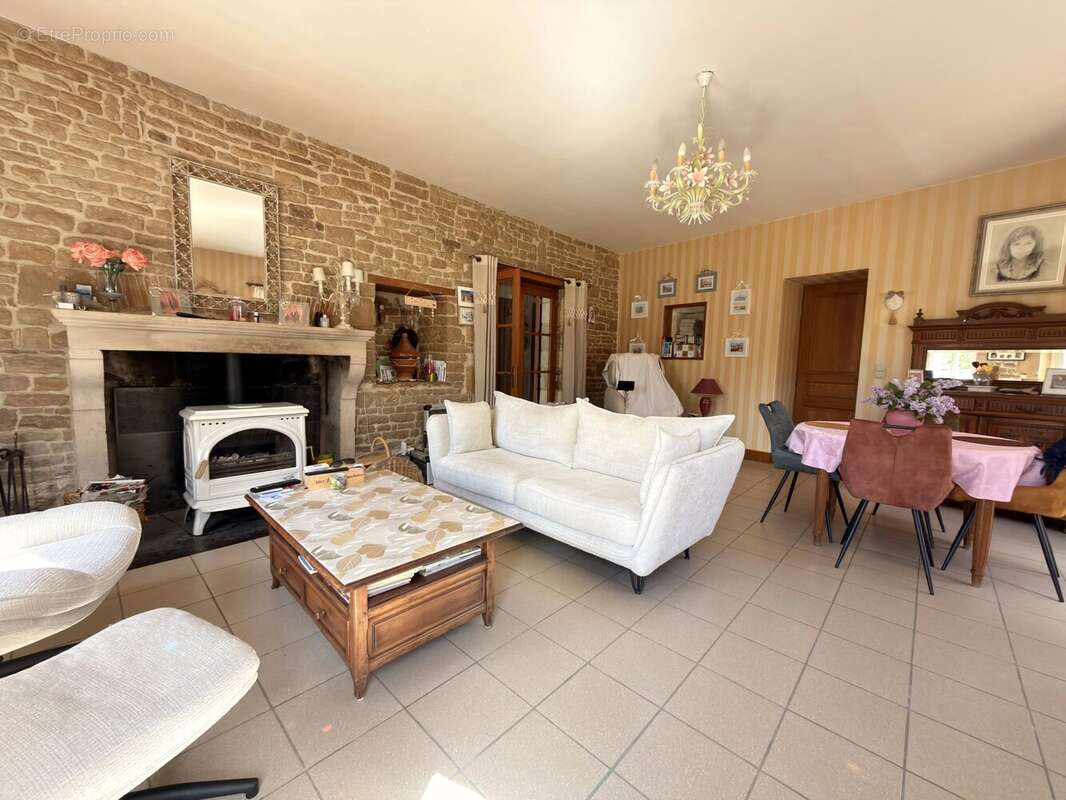 Maison à VILLEFAGNAN