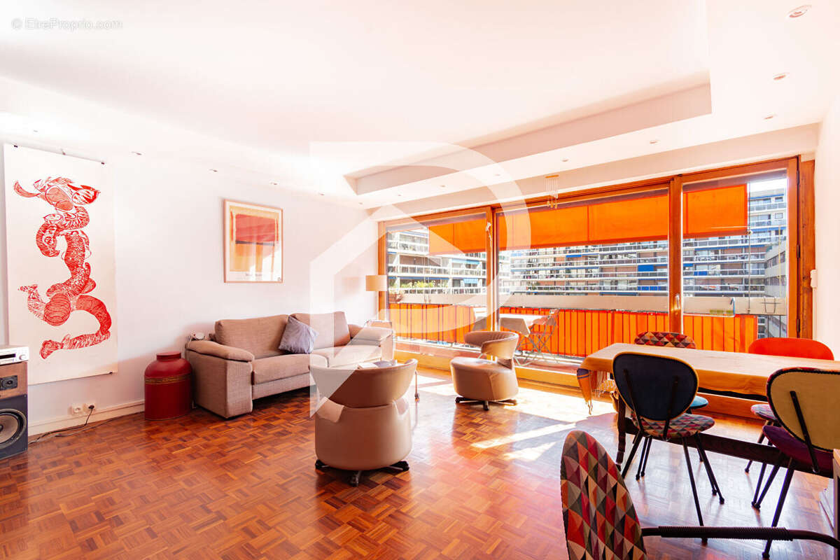 Appartement à MARSEILLE-6E