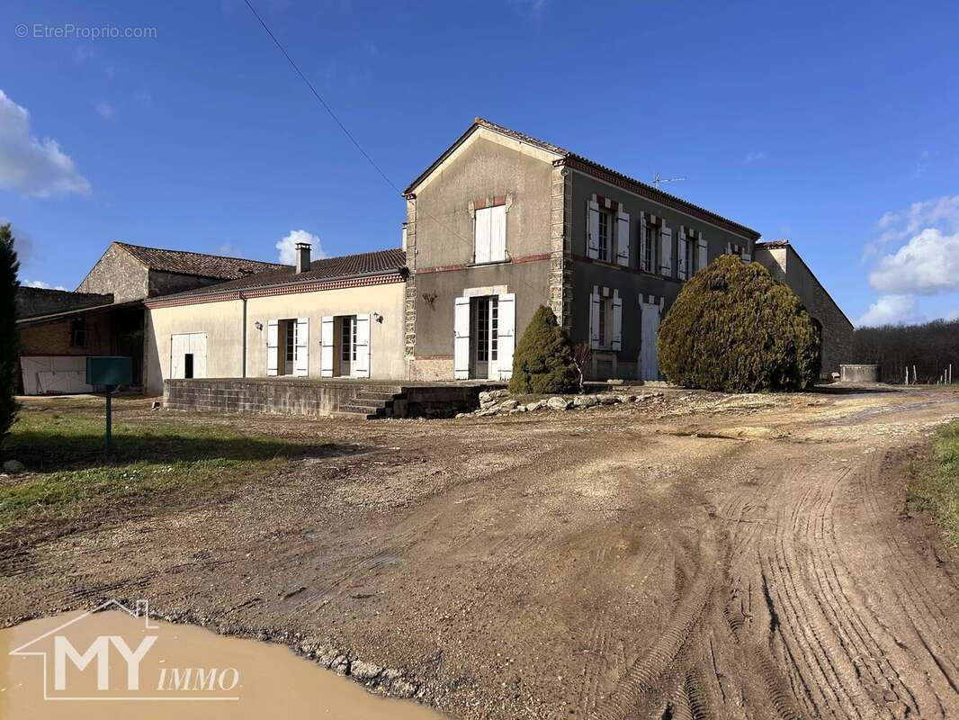 Maison à CAPLONG