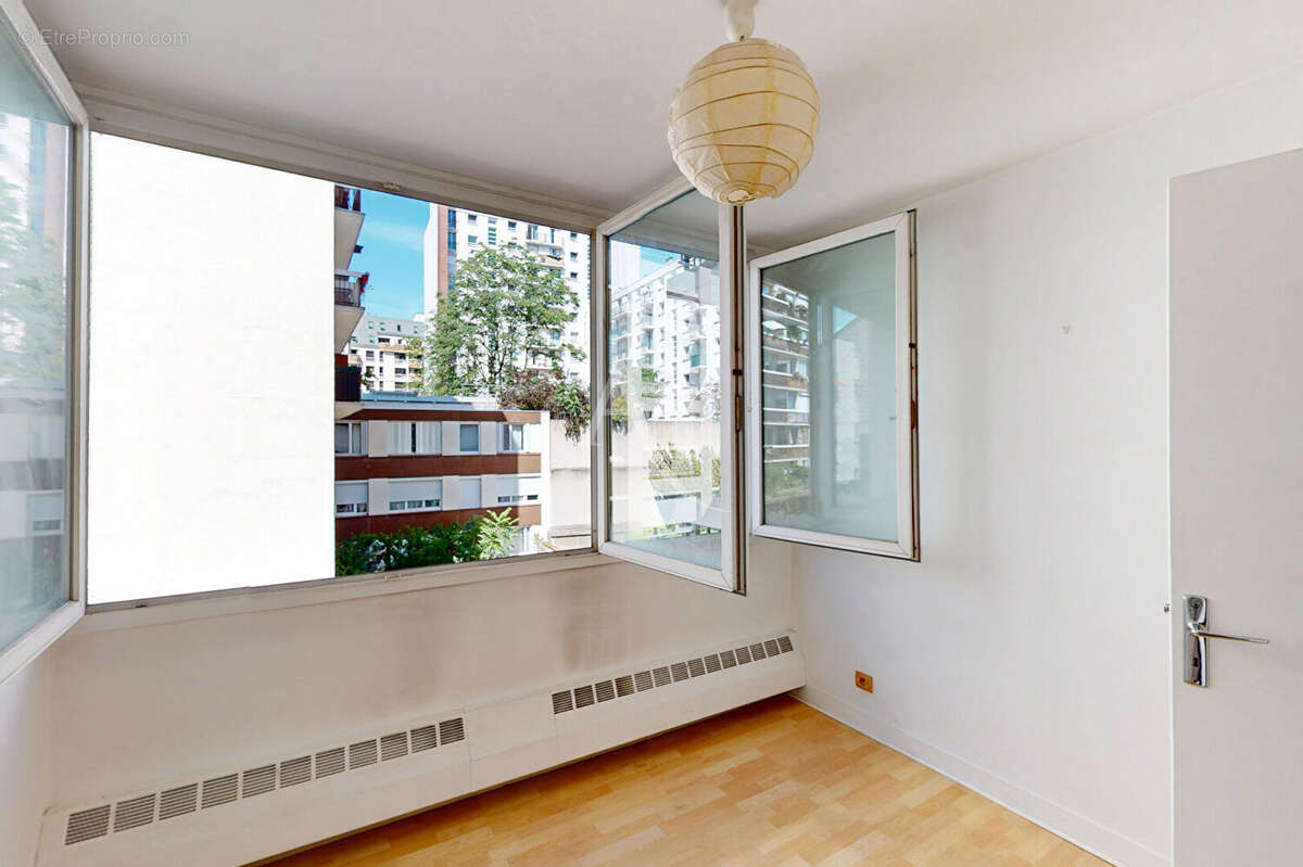 Appartement à PARIS-10E