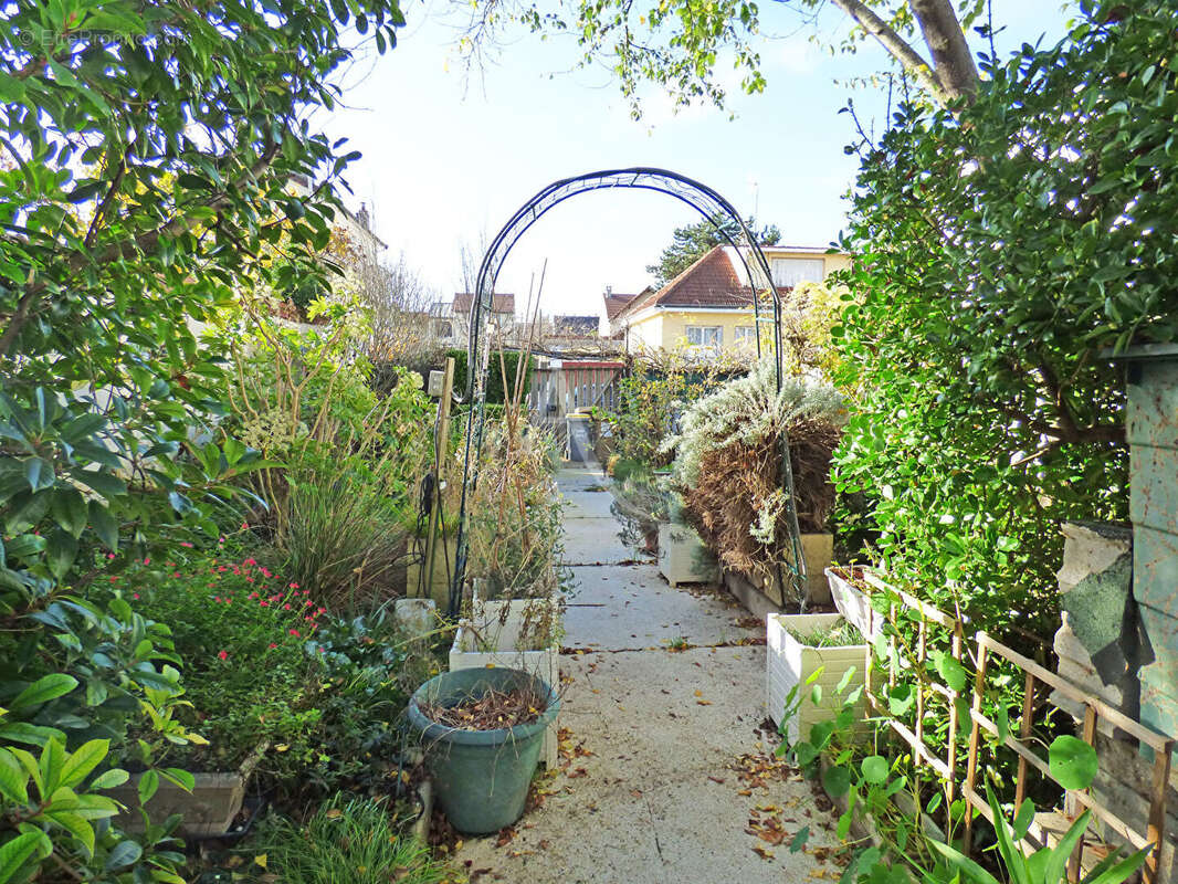 Maison à LE PERREUX-SUR-MARNE