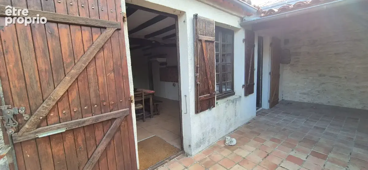 Corps de Ferme de 340 m2, avec plusieurs maisons indépendantes et 200 m2 de dépendances - photo 27