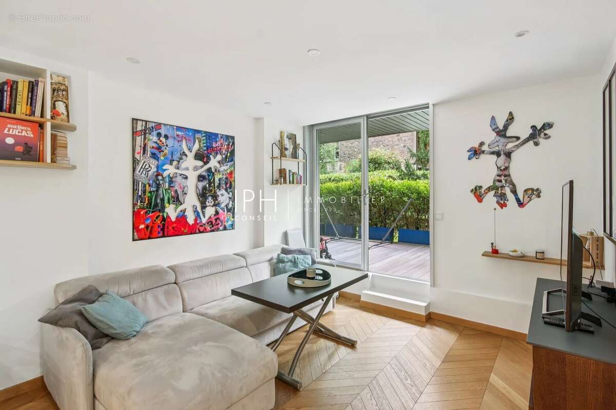 Appartement à NEUILLY-SUR-SEINE