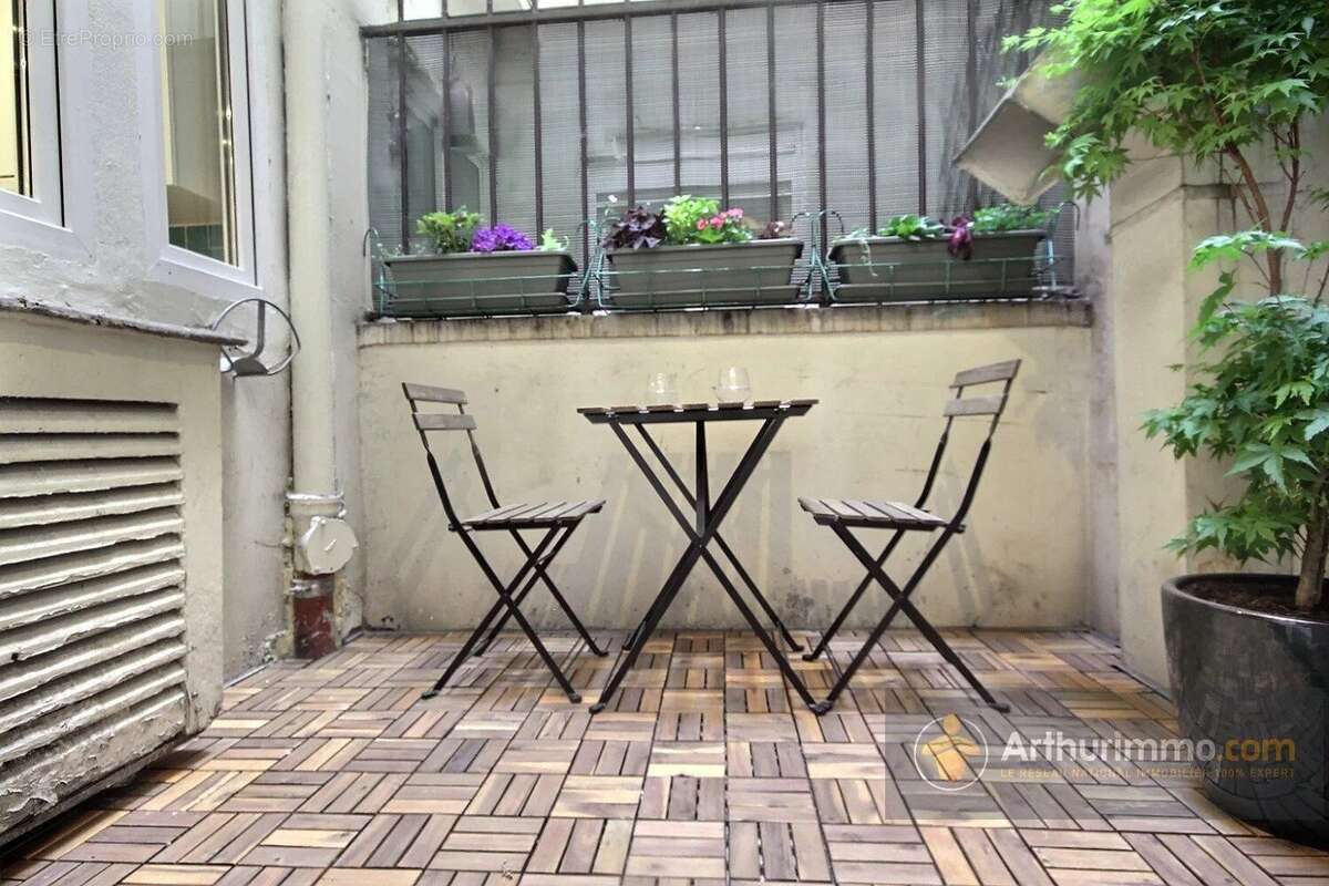 Appartement à PARIS-18E