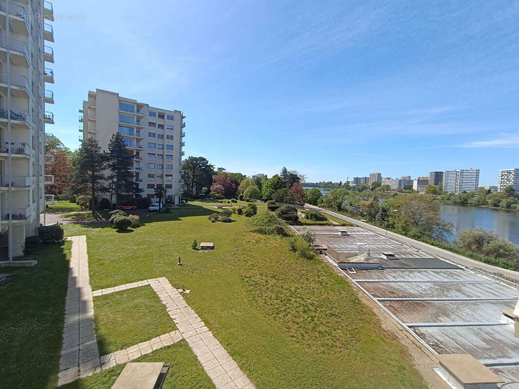 Appartement à SAINT-SEBASTIEN-SUR-LOIRE