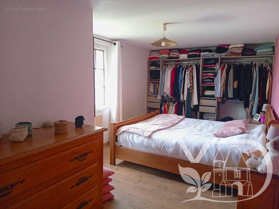 Maison à ONS-EN-BRAY