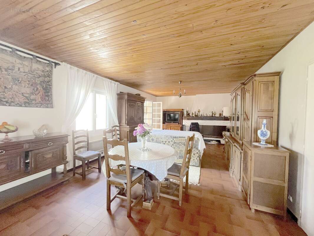 Maison à SAINT-SULPICE-ET-CAMEYRAC