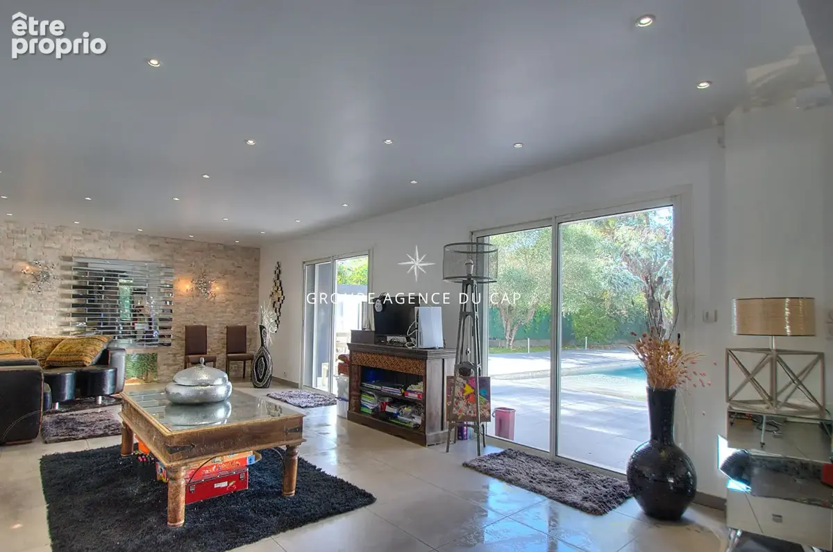 Villa saint raphael valescure 279m² avec piscine  proche des golfs - photo 2