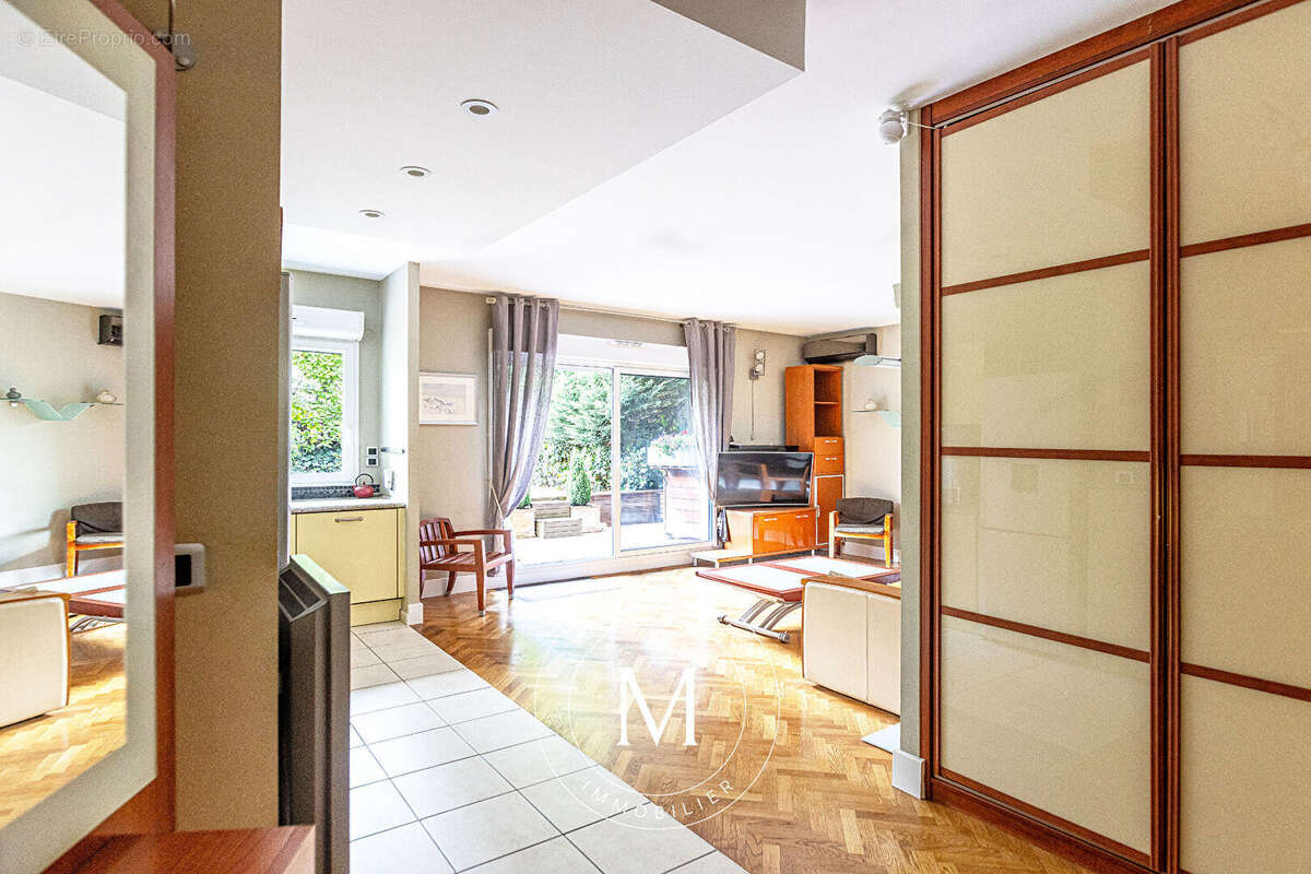 Appartement à MONTROUGE