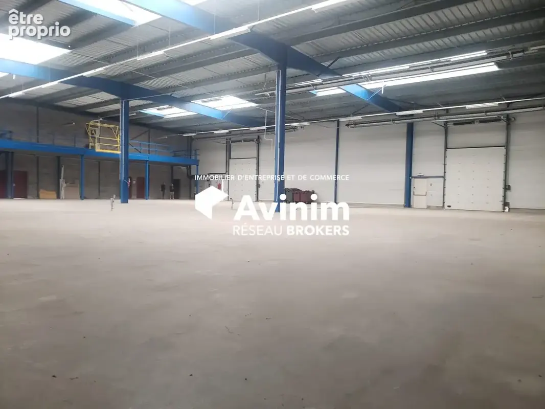 Commerce 1 500 m² à vendre à Magny-En-Vexin (95420) - photo 2
