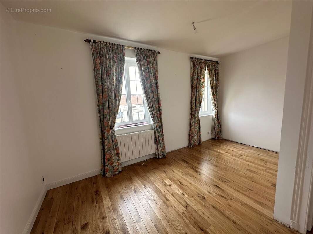 Maison à CHATEAUNEUF-EN-THYMERAIS