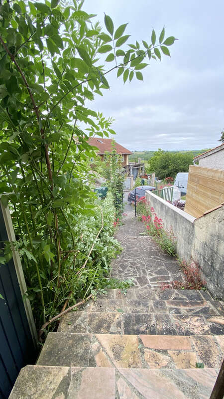 Maison à SAINT-THOMAS-DE-CONAC