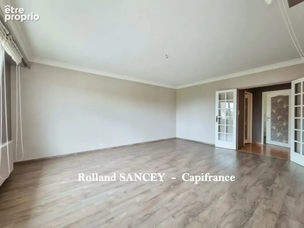 A vendre  ROYE (70) Maison avec habitation principale et logement locatif sur plus de 5800 m2 - photo 6