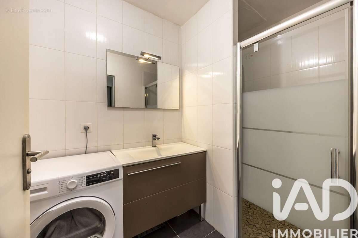 Photo 4 - Appartement à SAINT-JULIEN-EN-BORN