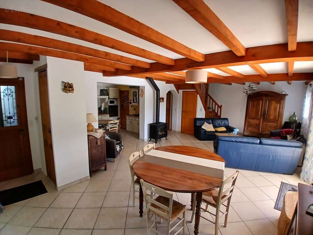 Maison à MEYZIEU