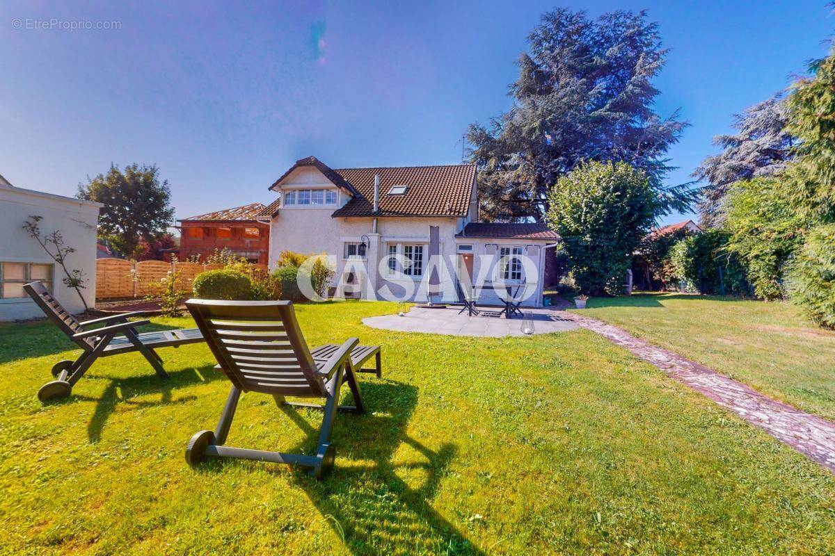 Maison à BOUFFEMONT