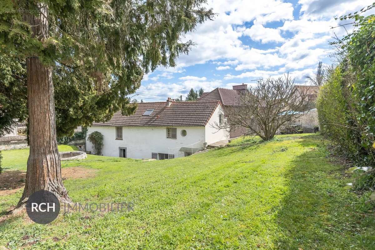 Maison à NEAUPHLE-LE-CHATEAU