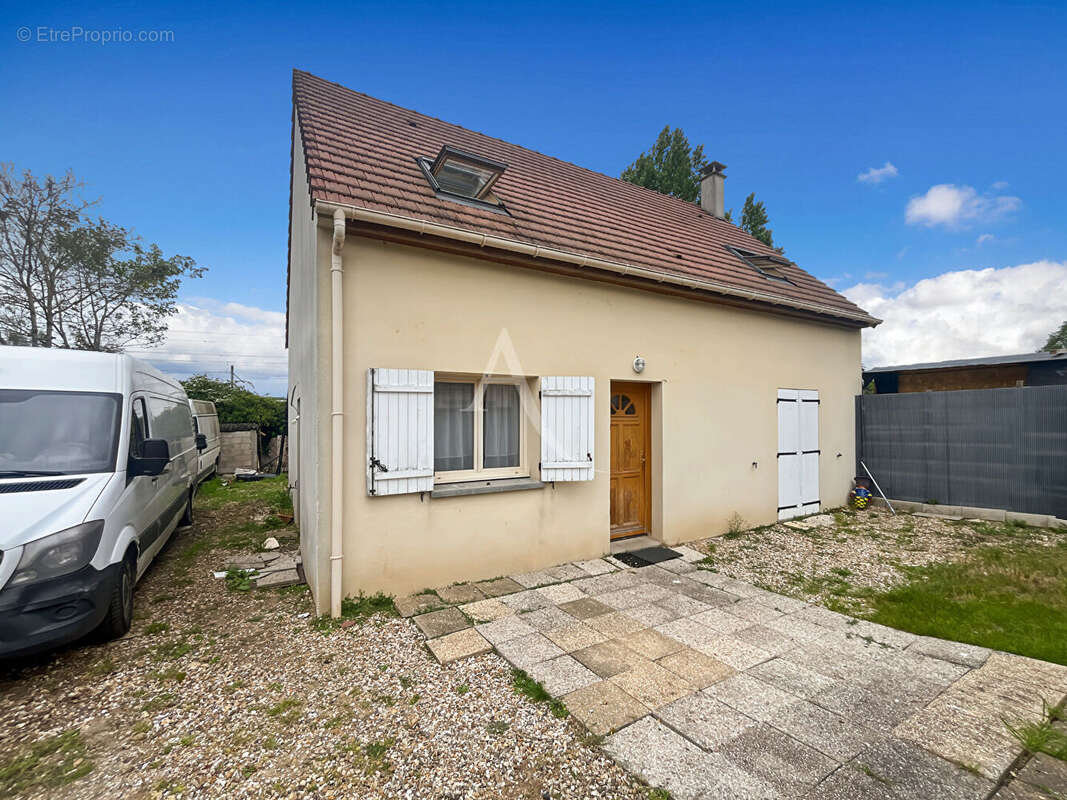 Maison à LES MUREAUX