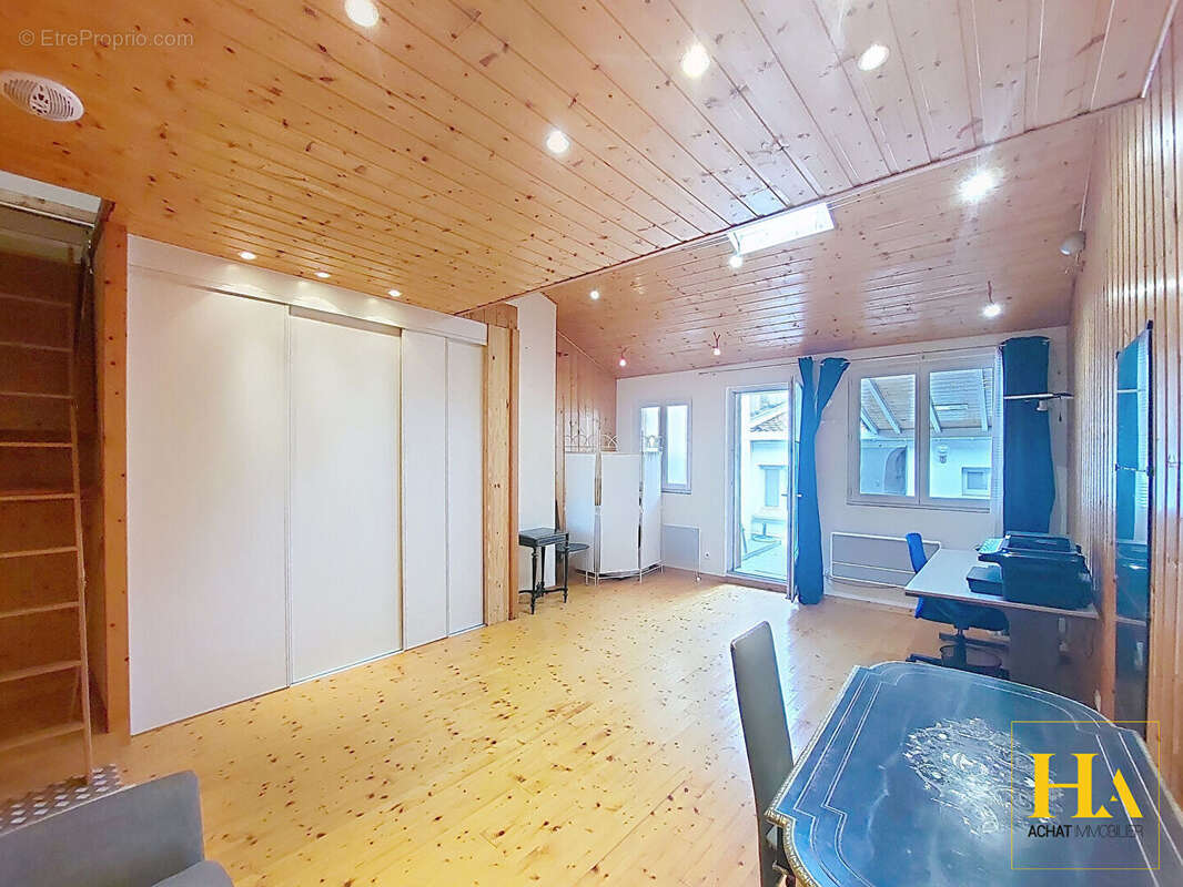 Duplex avec terrasse et annexe sans charge de copropriété - photo 14