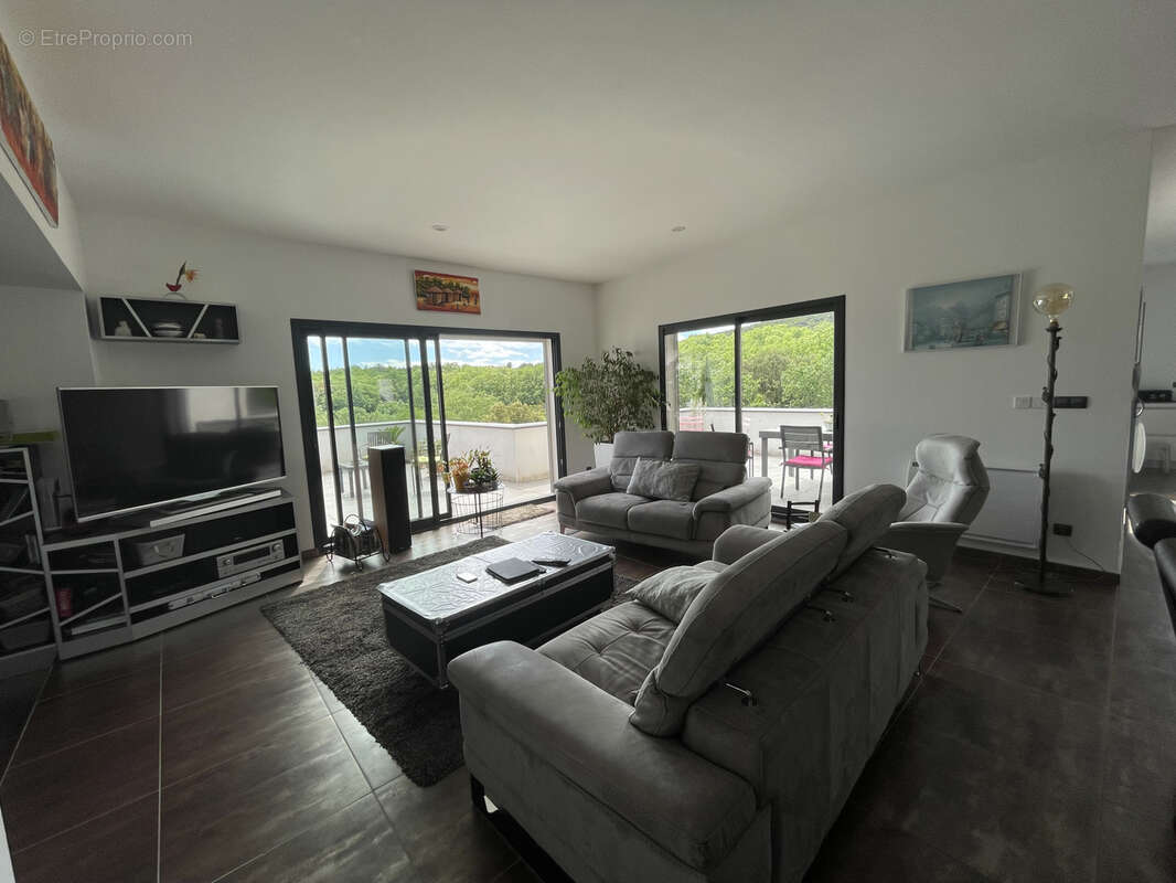 Maison à LA CALMETTE