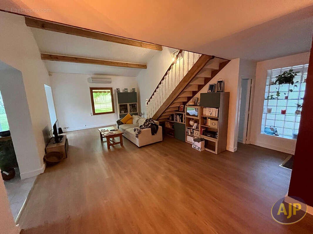 Maison à SAINT-LEGER