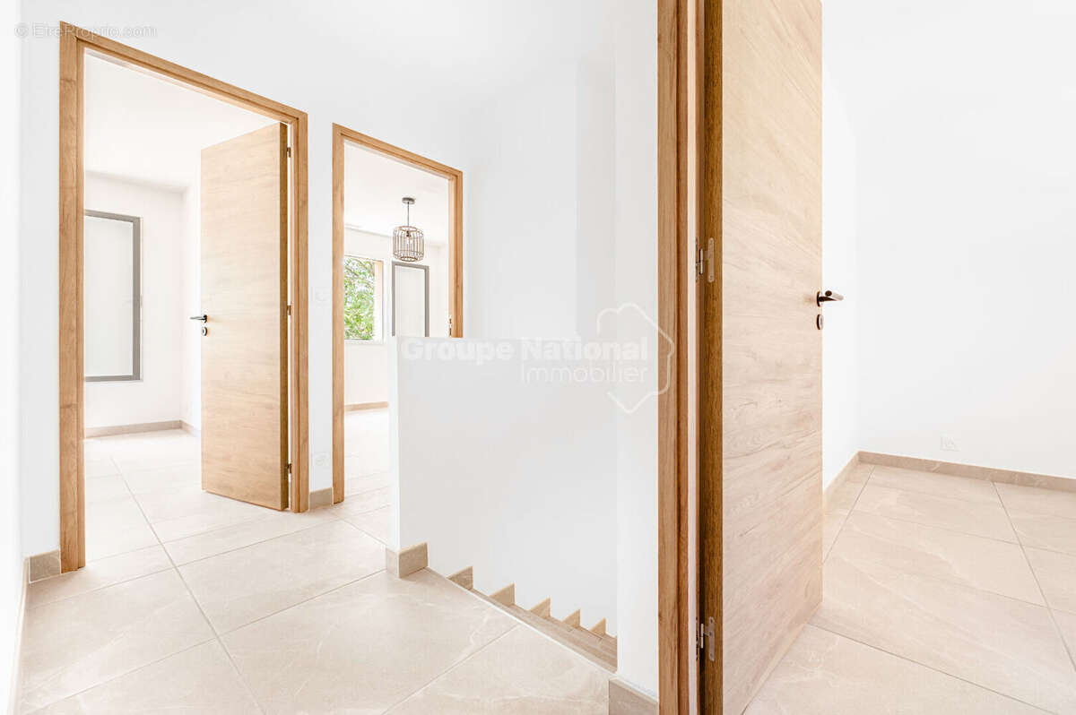 Maison à VINON-SUR-VERDON