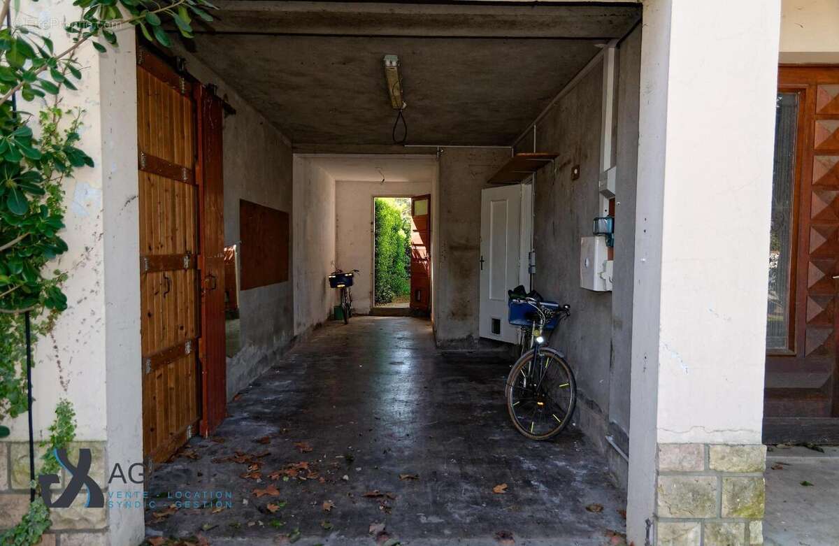   - Maison à CUGNAUX