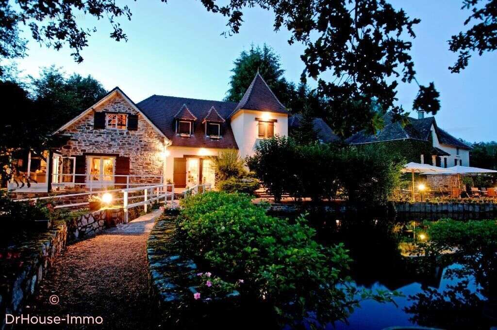 Maison à SAINT-YRIEIX-LA-PERCHE