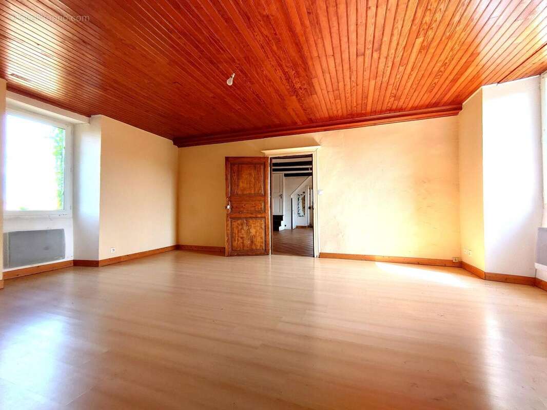 Maison 92 m² à Saint-Vincent-Rive-D'olt  - photo 4