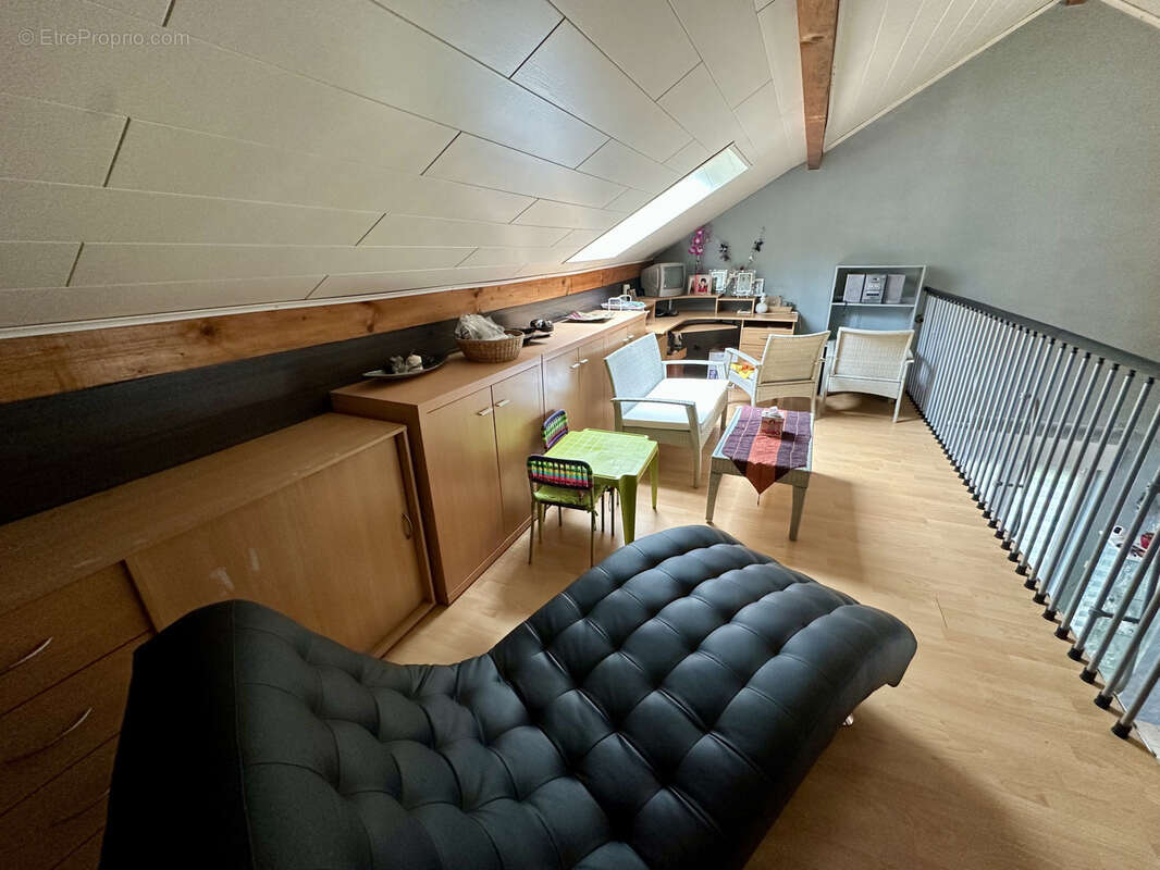 Maison à CHARENCY-VEZIN