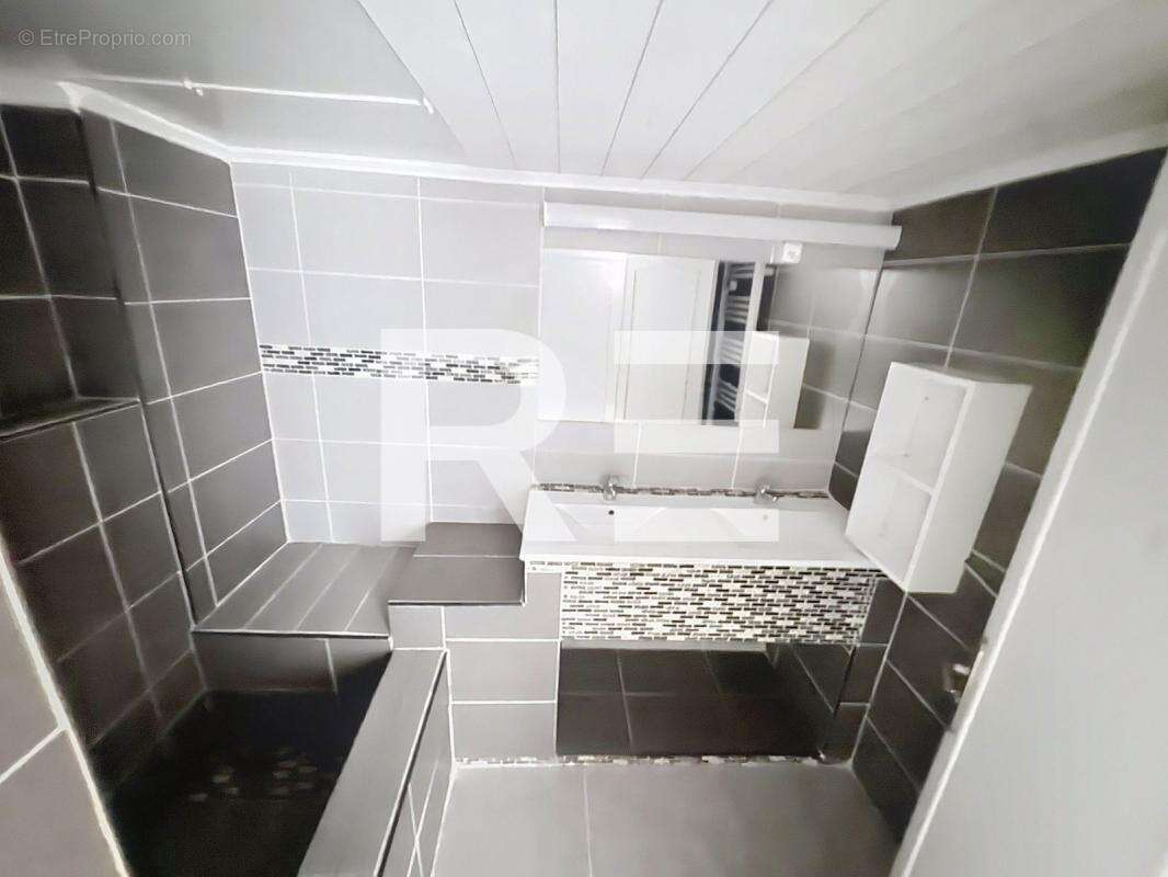 Appartement T3 49M2 au Coeur de la ville de NIMES - photo 10