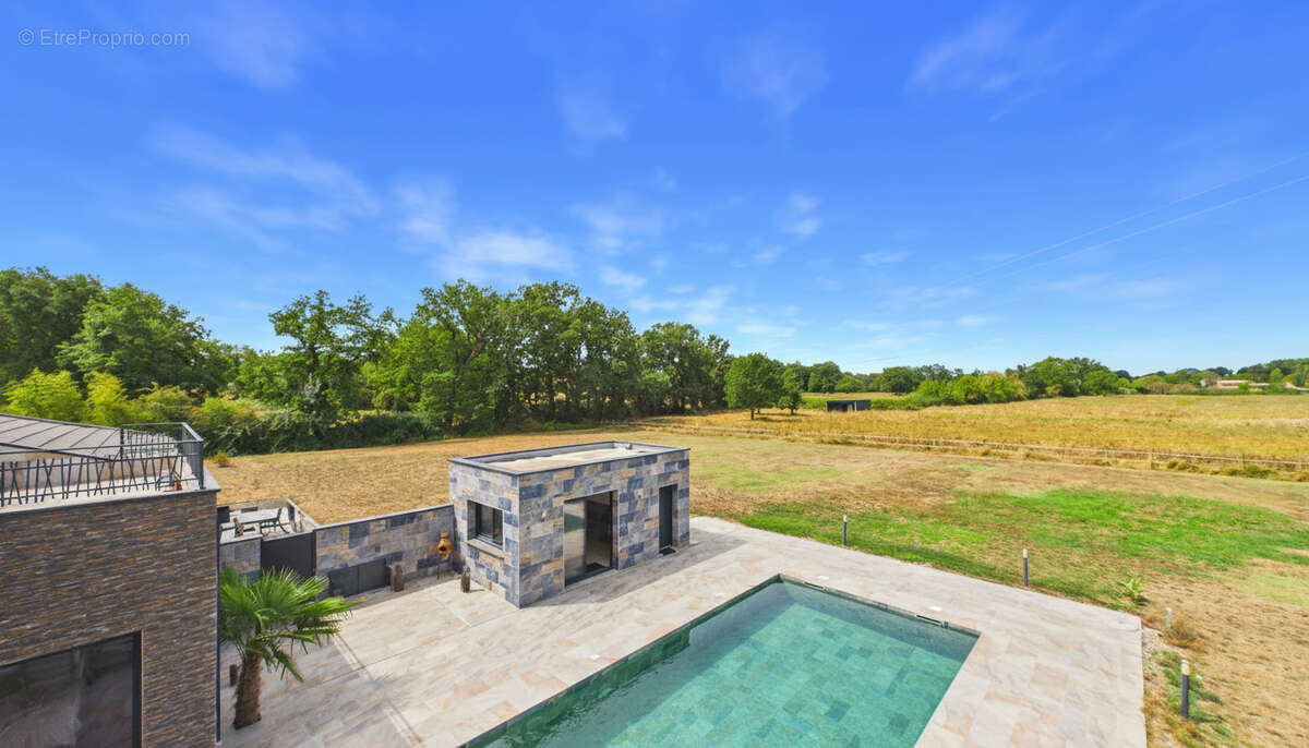 DOMAINE D'EXCEPTION de 300 m² habitables  sur 3 hectares niché au calme et sans vis à vis. - photo 18