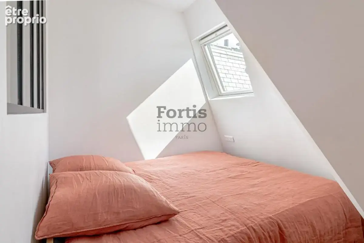Paris 2 - rue saint-denis - grand studio au dernier etage - photo 10