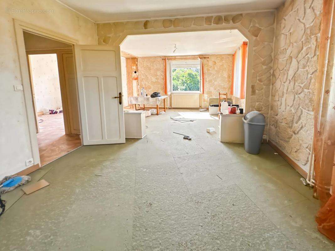 Maison à CHABRELOCHE