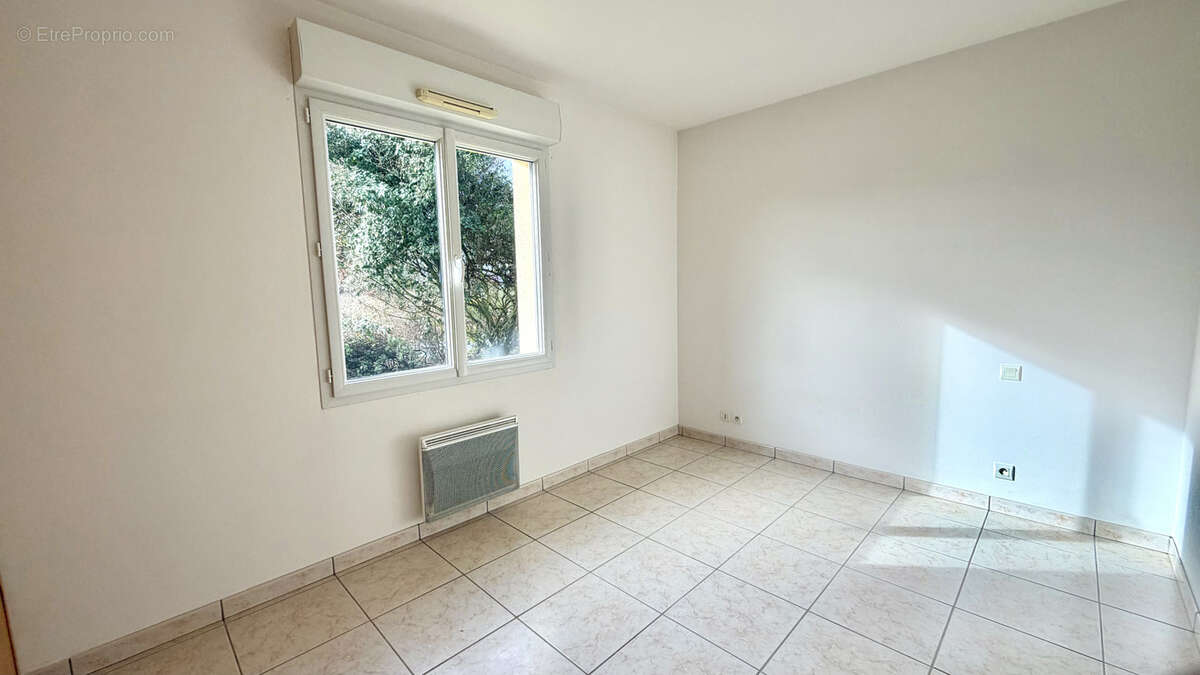 Maison à SAINT-CLEMENT-DE-LA-PLACE