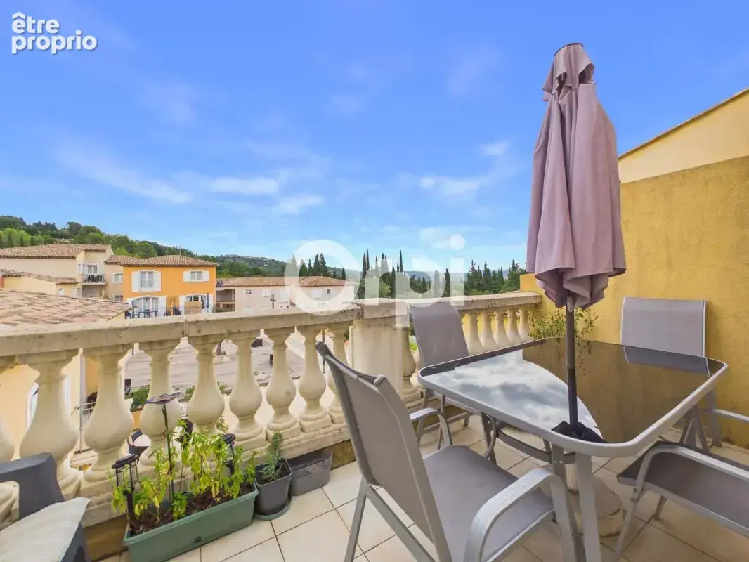 T3 traversant avec terrasse / dernier etage - domaine camiole - residence securisee + piscine + stationnement privatif - photo 2