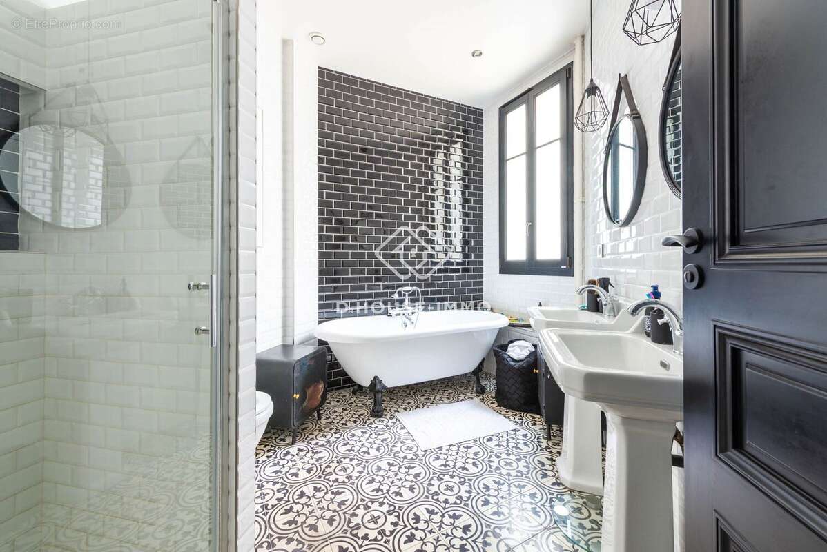 Appartement à NEUILLY-SUR-SEINE