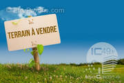 Terrain à SAINT-SATURNIN-SUR-LOIRE